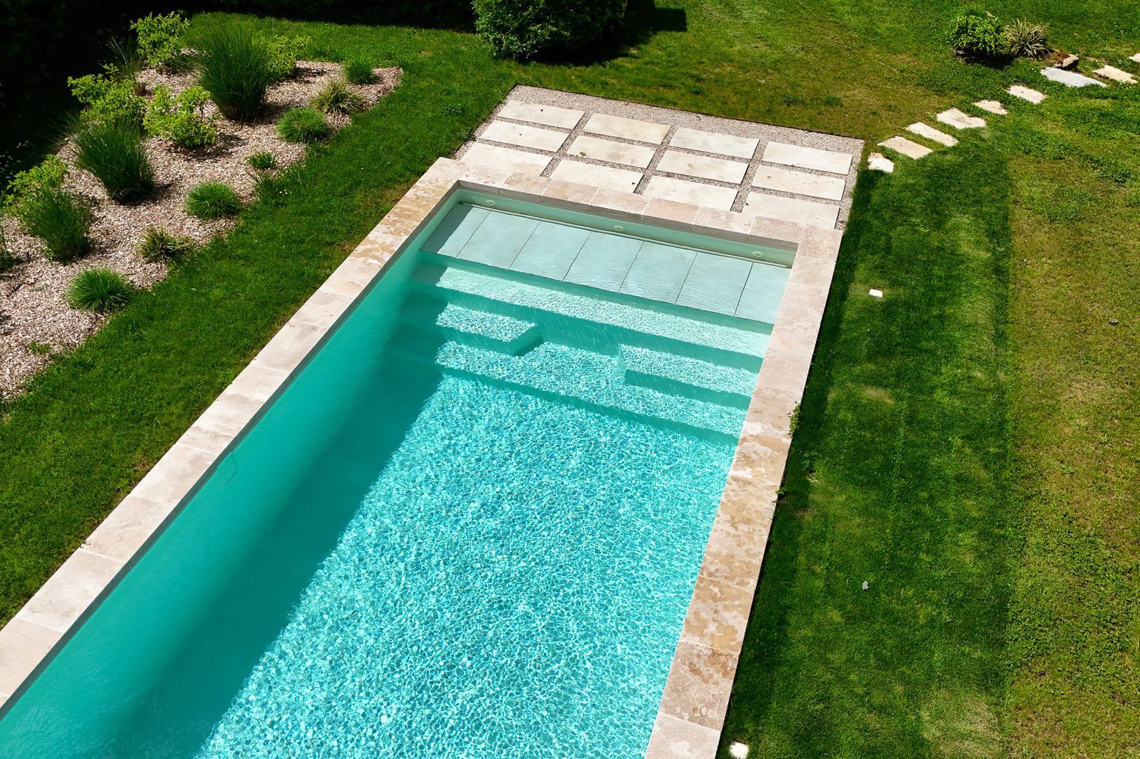 Piscine coque haut de gamme
